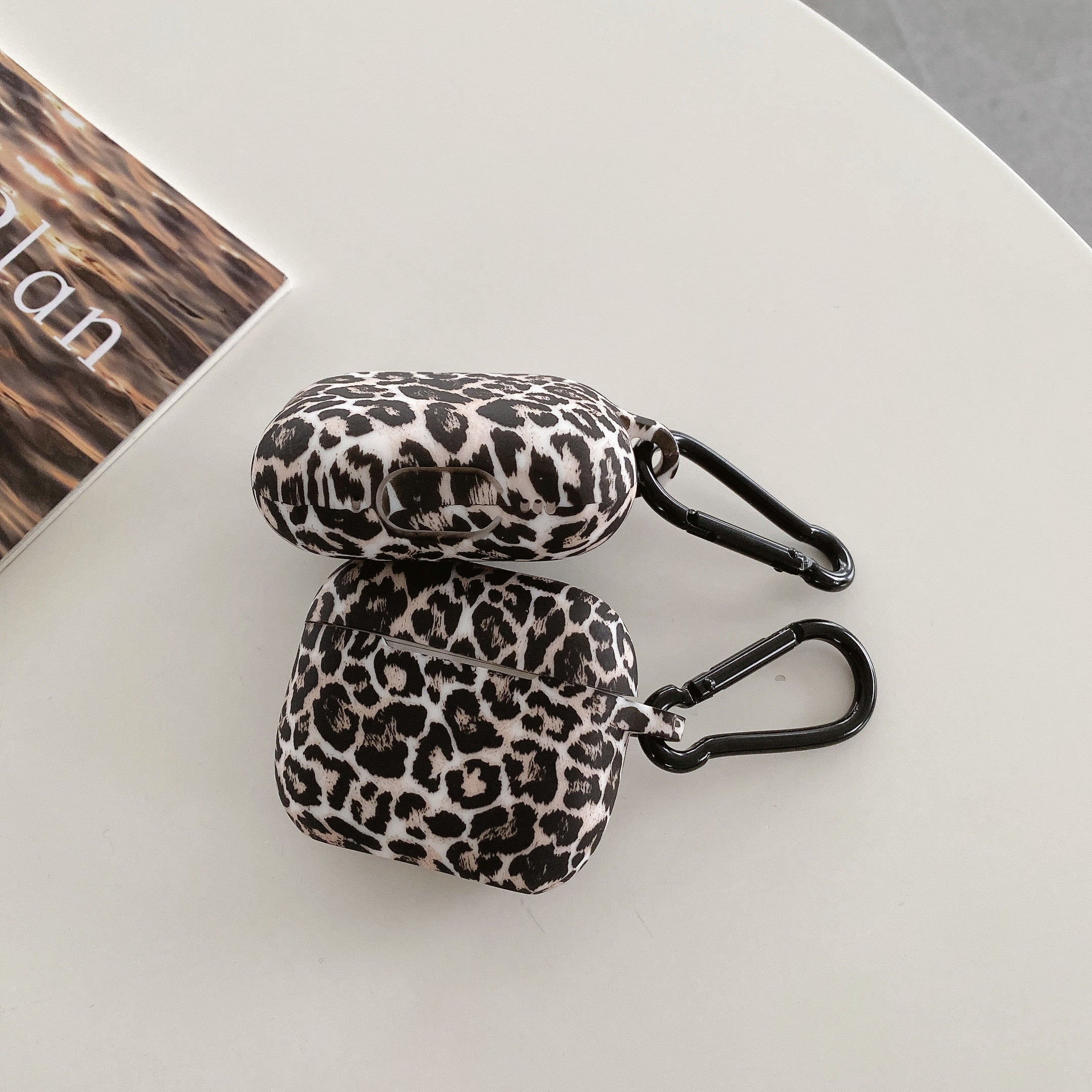 Leopar Desenli AirPods Koruyucu Kılıf