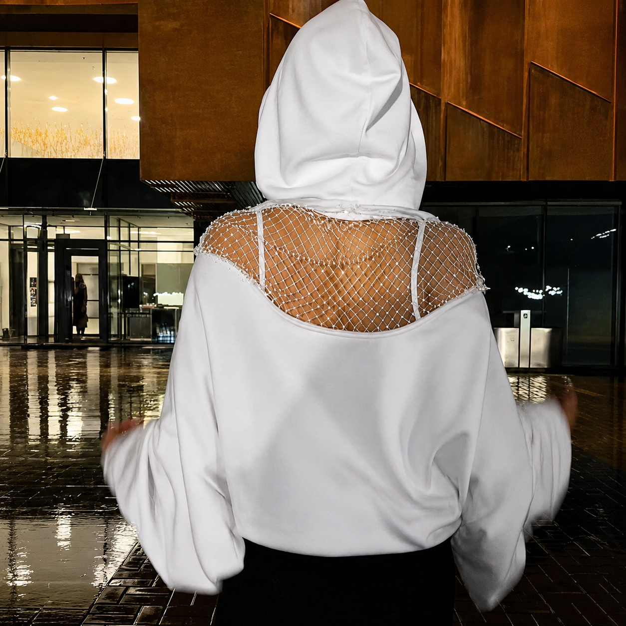 Fermuarlı Sırt Detaylı Taş File Kapüşonlu Sweatshirt